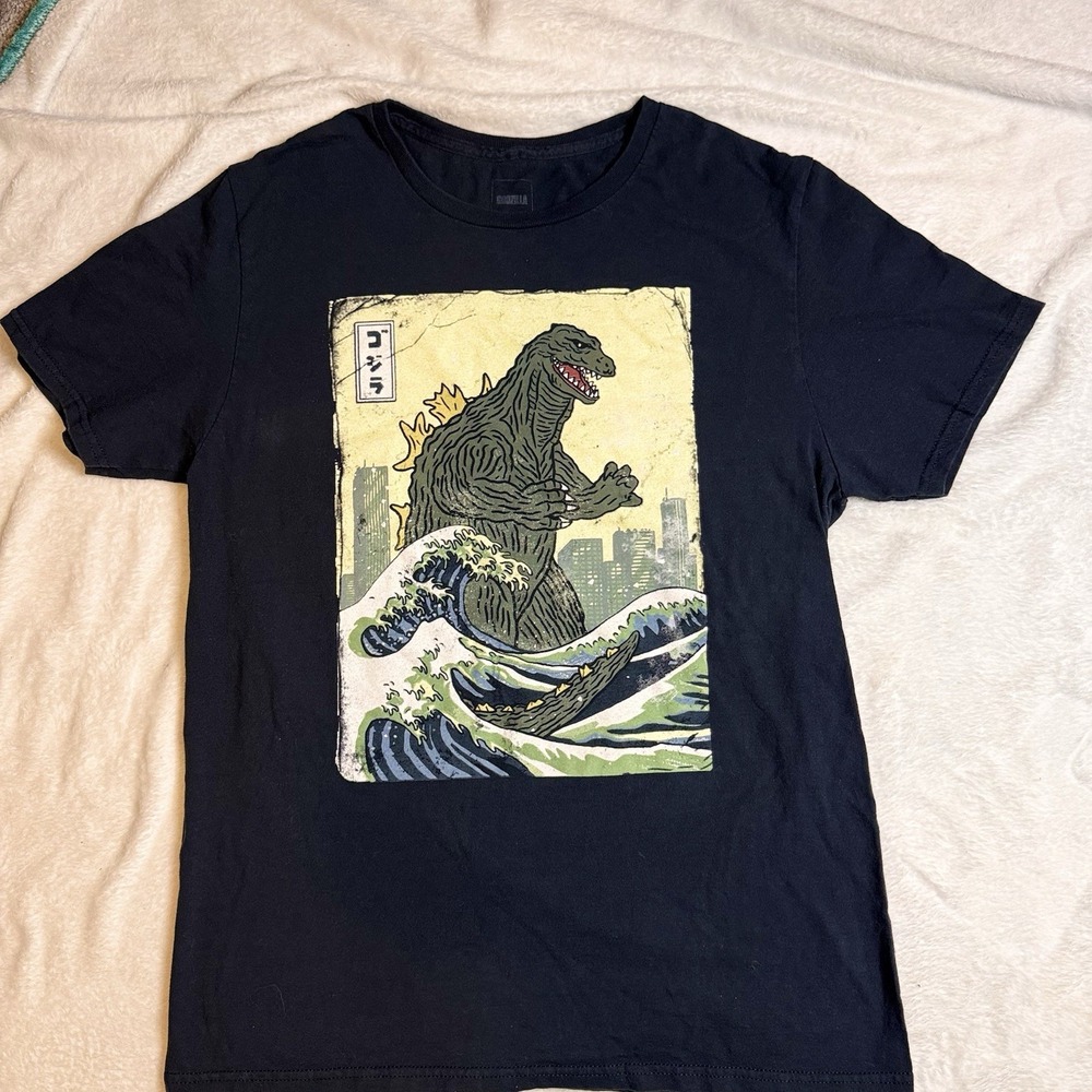 Limited‎ Edition Godzilla Wave Tee TShirt Black Mens Sz Medium Japan Art - Picture 3 of 3
